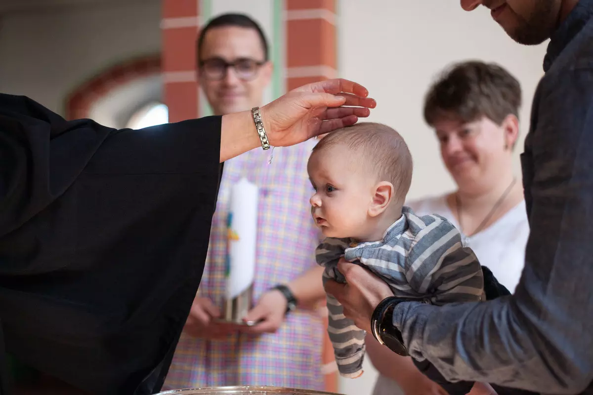 Taufe in der Kirche
